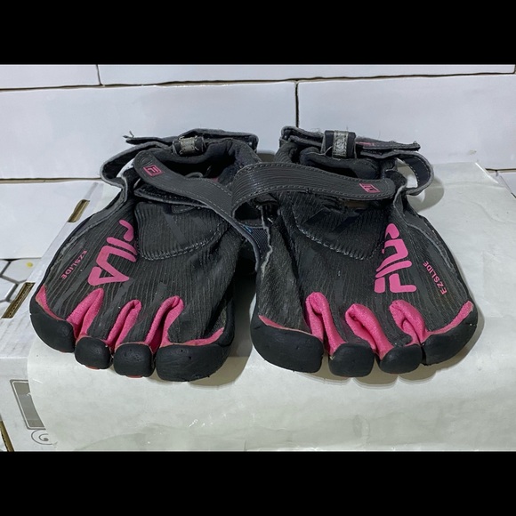 fila water shoes